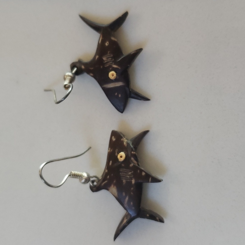5. Wood Shark Earrings and Necklace - Picture 3 of 9
